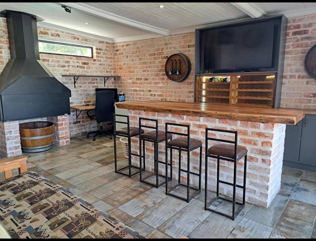 3 BEDROOM HOUSE FOR SALE IN VREDEKLOOF EAST